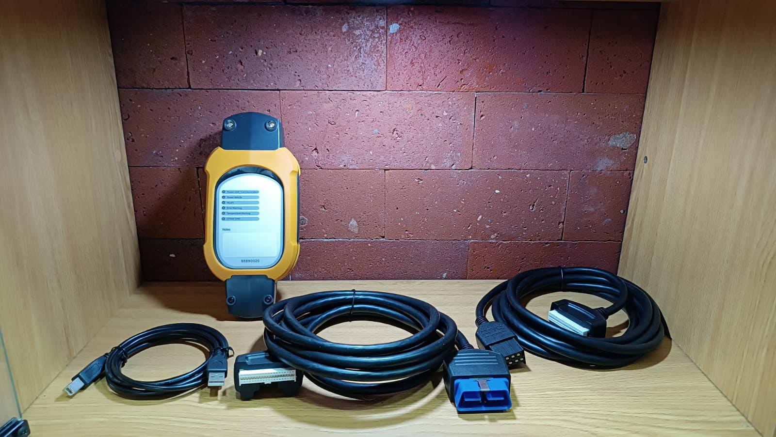 Herramienta de diagnóstico de camiones Volvo Vcads con adaptadores